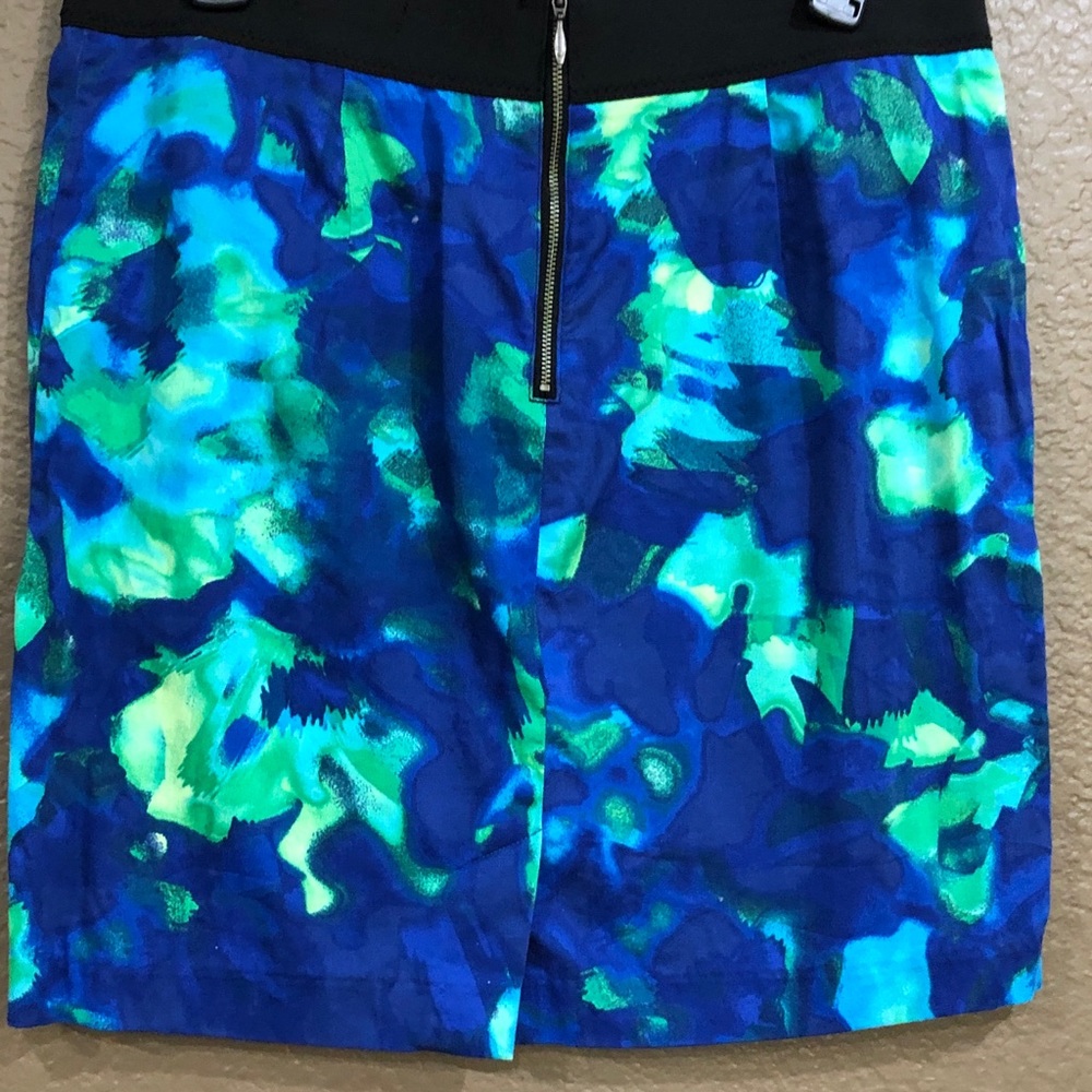 Mini skirt - Picture 2 of 3